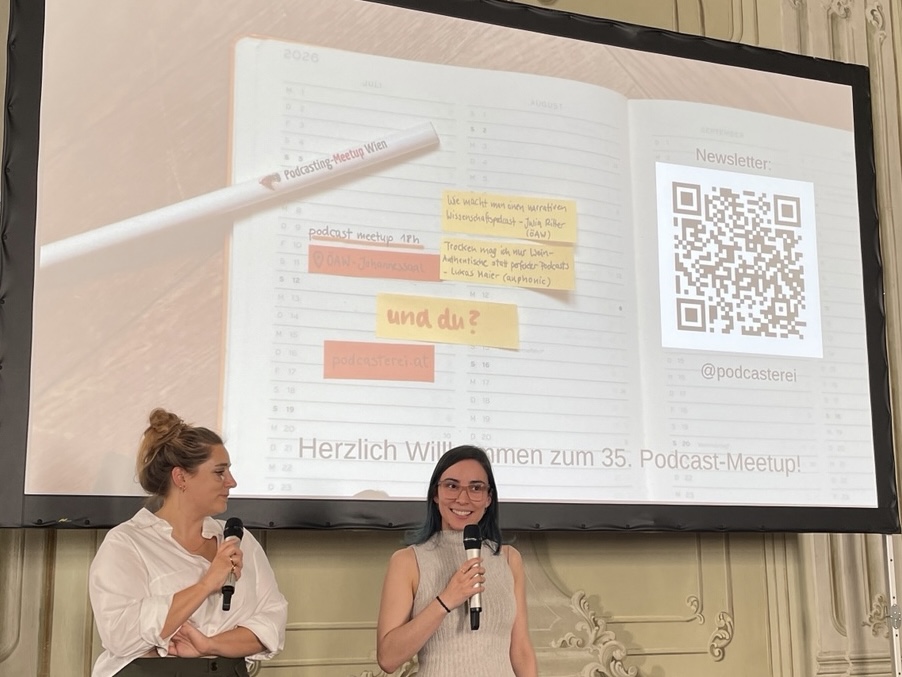 Tari und Jana bei der Begrüßung